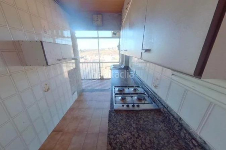 Piso  de 4 habitaciones en Zona Esportiva Terrassa
