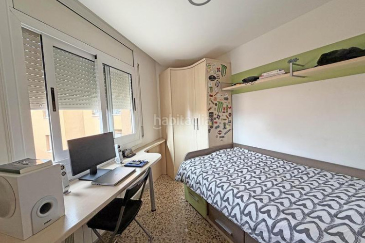 Ático fantástico atico en Can Palet, cerca del parque de vallparadis. 4 habitaciones. balcón. en Terrassa