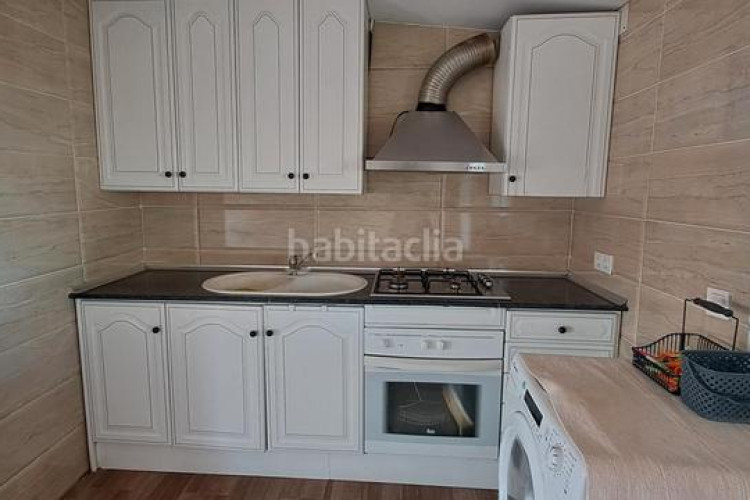 Piso zona de Ca n'Anglada. ático de 2habs + 1 lav. + 2 terrazas en Terrassa