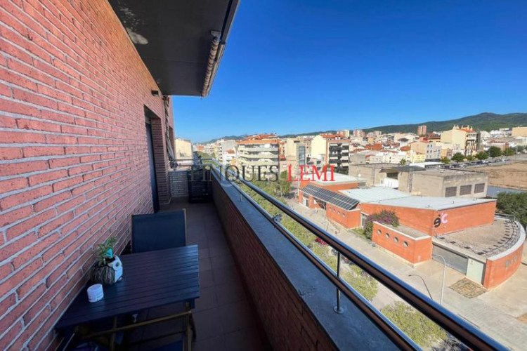 Piso dúplex de lujo con ascensor, terraza y acabados premium en Terrassa
