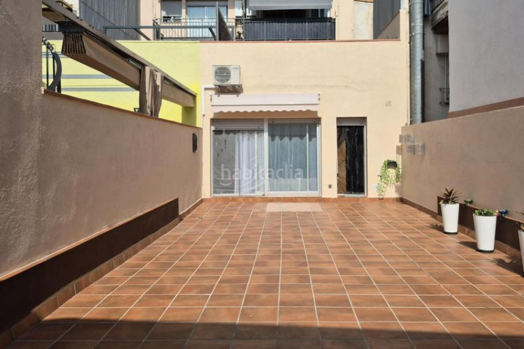 Piso Sant Pere Nord. calle girona. piso seminuevo de 3habs + 2lav. + patio + pk + trastero en Terrassa