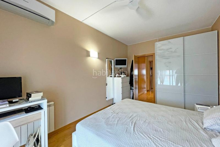 Piso  en venta en las arenasla grípia con plaza de párking y zona comunitaria en Terrassa