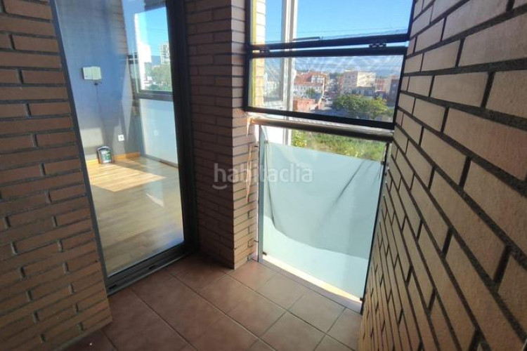 Piso  de 3 habitaciones, y 2 baños en Egara Terrassa