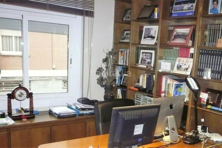 Casa gran casa cantonera en Ca n'Aurell Terrassa