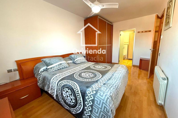 Ático  de 3 habitaciones con gran balcón en av glories catalanes, en Terrassa