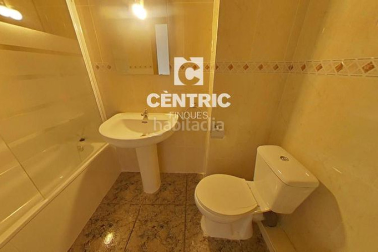Piso oportunidad inversión. piso grande con 4 habitaciones perfecto para familias numerosas! en Terrassa