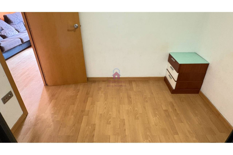 Poetesa Capara, Sant Pere Nord