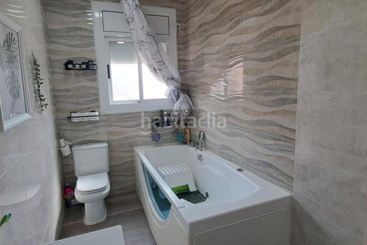 Ático atico totalmente reformado. 2 hab. dobles. 2 terrazas. amplio estudio. en Terrassa