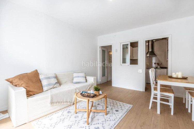 Dúplex vivienda tipo dúplex de 2habs. + garaje + patio. zona Segle XX en Terrassa