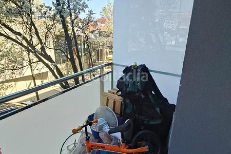 Piso  reformado en La Cogullada 3 dormitorios, 1 baño, todo exterior, cocina individual, con dos balcones uno de 6m y otro de 4m y en Terrassa
