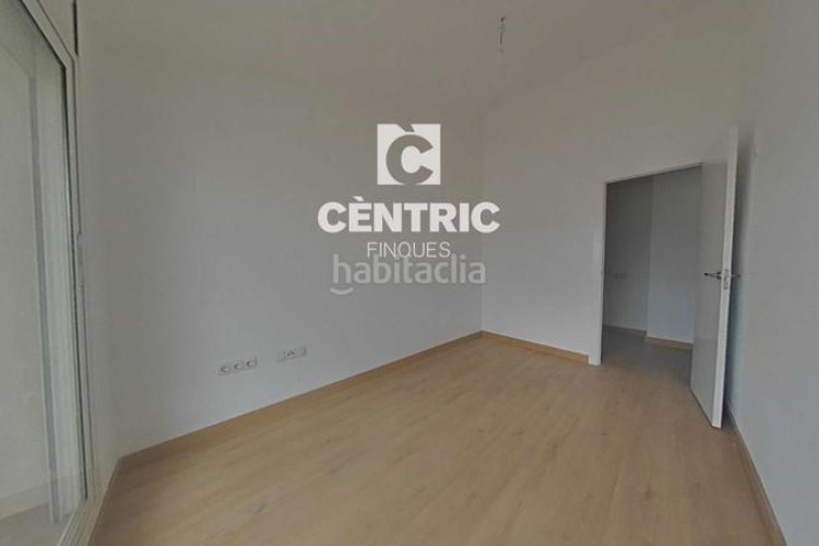 Piso amplio piso reformado con 4 habitaciones y ascensor ideal para familias o inversores! en Terrassa