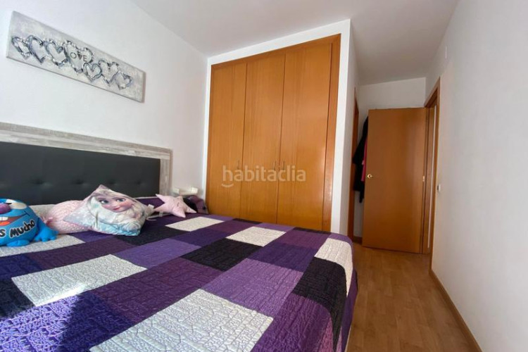 Piso zona de siglo xx. piso de 2habs + 1lav + trastero + pk opcional en Terrassa