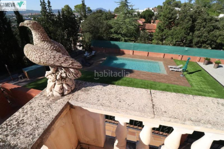 Casa única e impresionante finca a 4 vientos con piscina y jardin en Terrassa