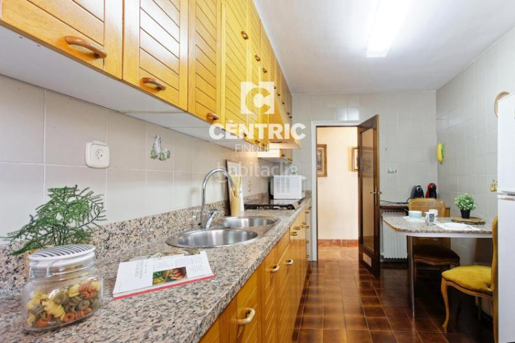 Piso  espacioso y luminoso en ca naurell con una ubicación inmejorable! en Terrassa