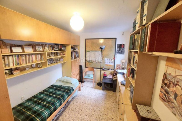 Piso gran piso en el barrio de sant pedro, 4 habitaciones. entrega inmediata en Terrassa