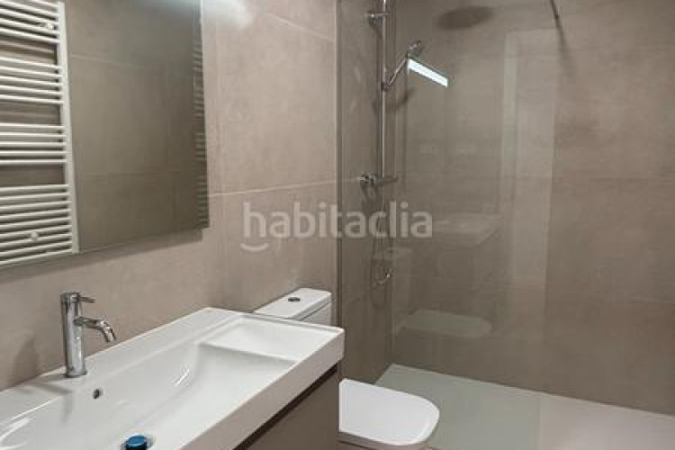Casa en carrer de las navas de tolosa 87 exclusiva casa a estrenar con piscina privada en Terrassa