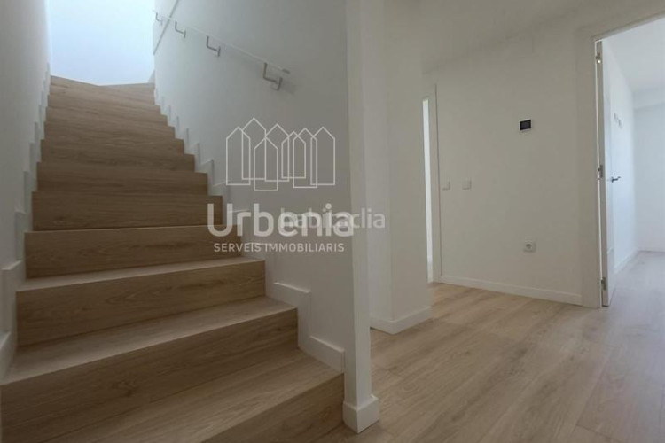 Dúplex duplex con terraza y tres habitaciones obra nueva en Terrassa
