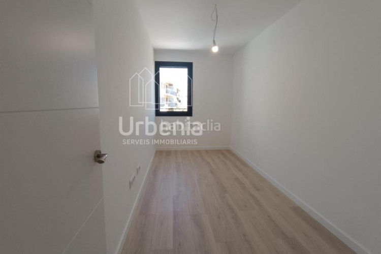 Dúplex duplex con terraza y tres habitaciones obra nueva en Terrassa