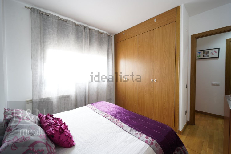 ¡Te vas a enamorar de su carácter! Amplio, luminoso, con zona comunitaria, párquing y trastero.