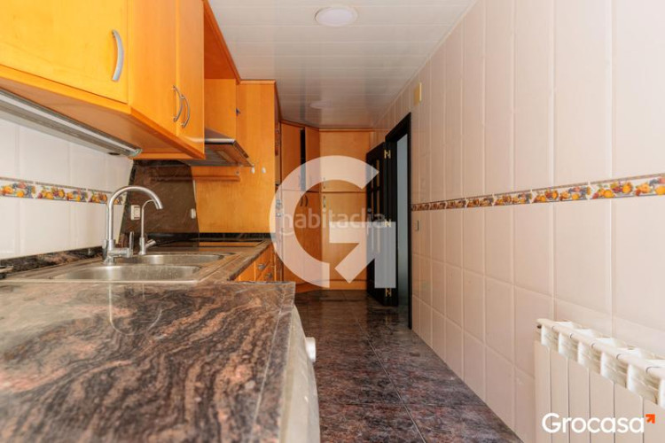 Piso amplio piso con balcón en Les Arenes - La Grípia - Can Montllor Terrassa