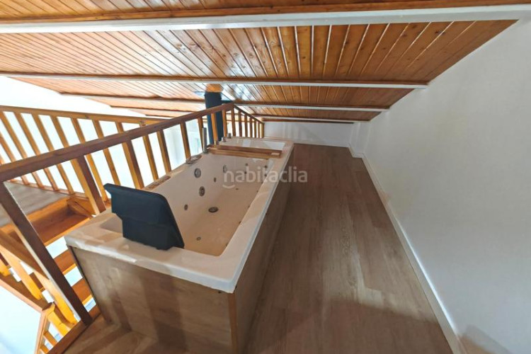 Piso zona centro. luminoso piso de 3habs + 2lav. en Terrassa