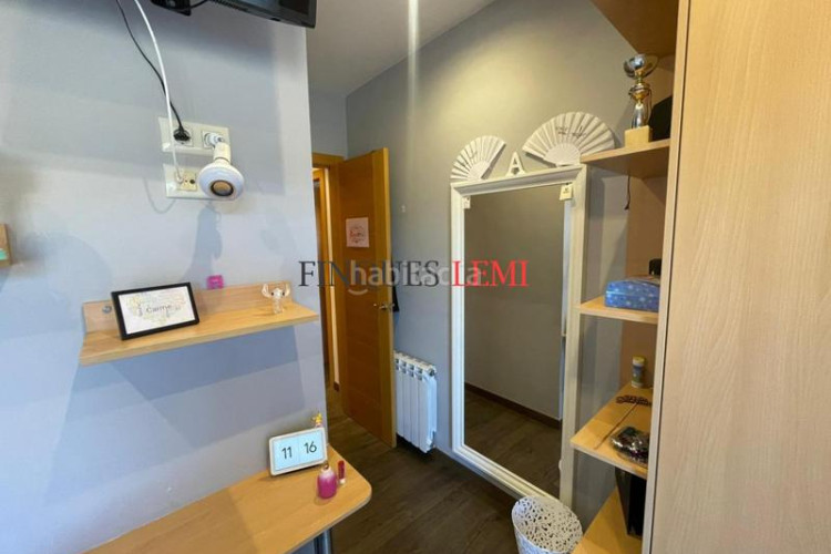 Piso dúplex de lujo con ascensor, terraza y acabados premium en Terrassa