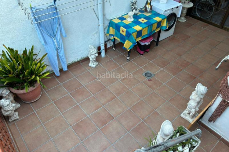 Casa adosada zona de Can Palet. casa adosada de 3hab. + 1lav. + patio + terraza en Terrassa