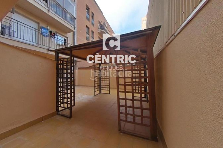 Piso oportunidad inversión. piso grande con 4 habitaciones perfecto para familias numerosas! en Terrassa