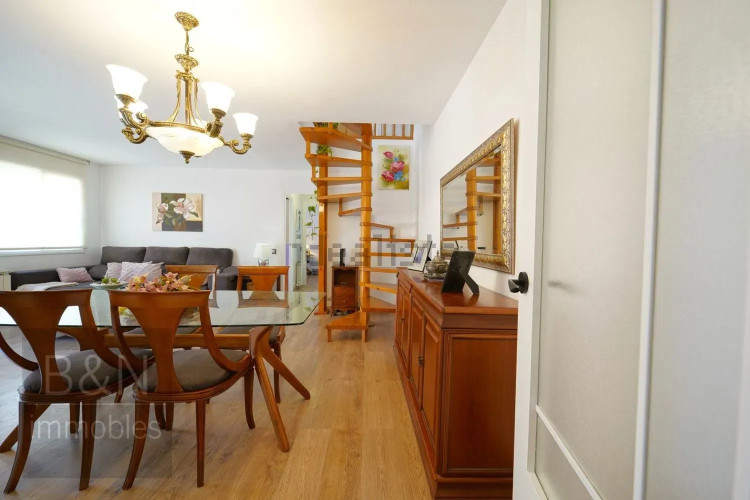 Dúplex en Barrio Zona Esportiva