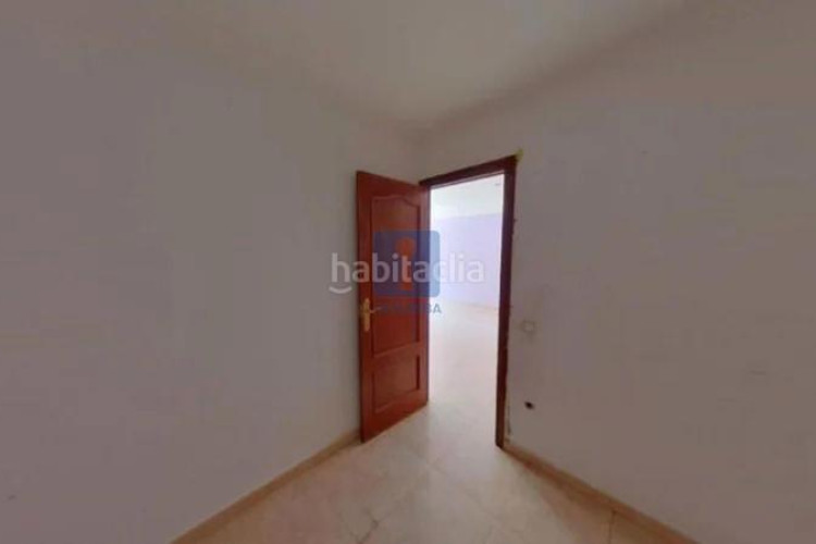 Piso inmueble ilegalmente okupado situado en la calle del renaixement 3, 12, , barcelona en Terrassa