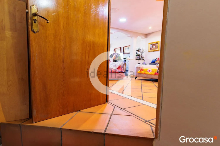 Casa independiente en calle de la Pineda