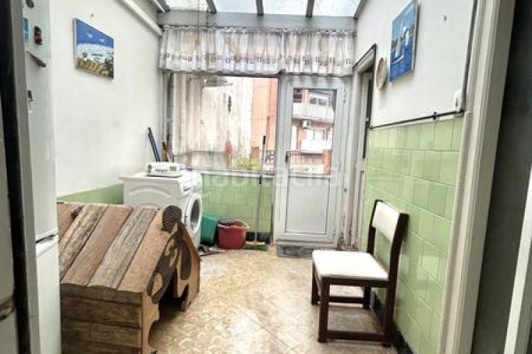 Casa adosada zona de ca naurell. casa adosada de 4habs. para reformar en Terrassa