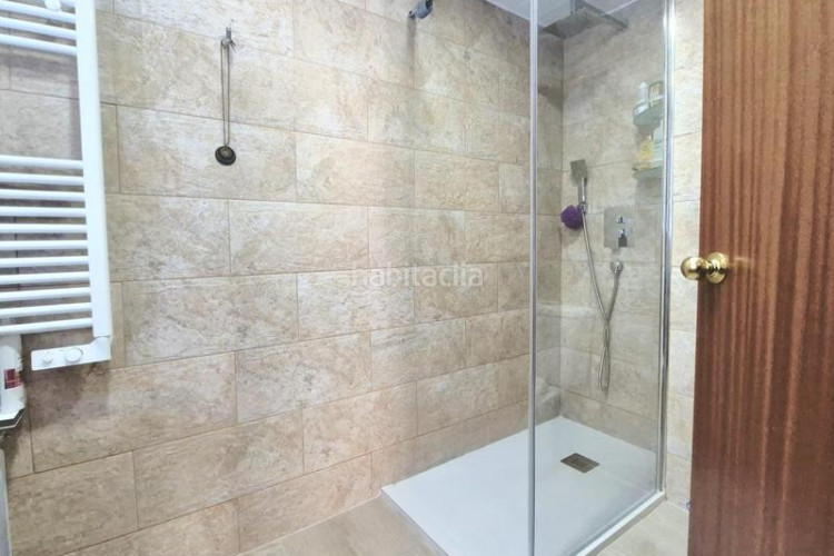 Piso pis de 4 hab amb parquing i espectacular de traster 25 m2 a la gripia en Terrassa