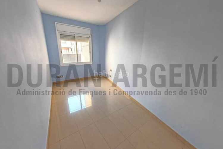 Casa  dos viviendas independientes en venta en la gripia les arenes en Terrassa