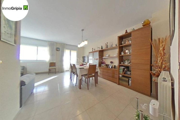 Casa adosada  en venta en les arenescan montllorla grípia08227 en Terrassa