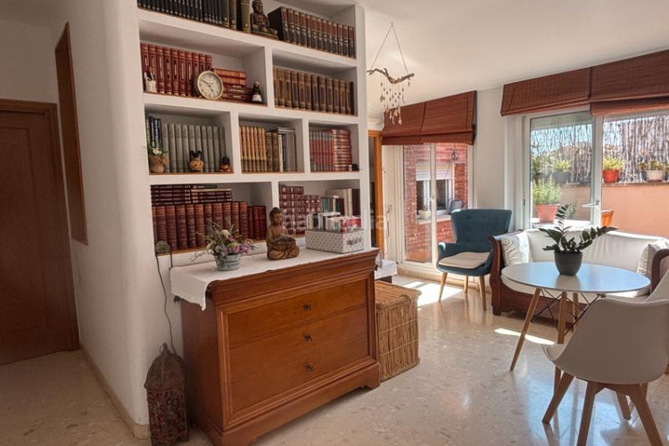 Dúplex impecable duplex en el corazón de pere parres a dos minutos del centro con parquing incluido en Terrassa
