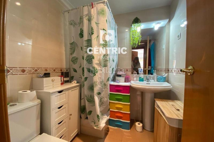Piso  de 2 habitaciones para invertir en Segle XX Terrassa