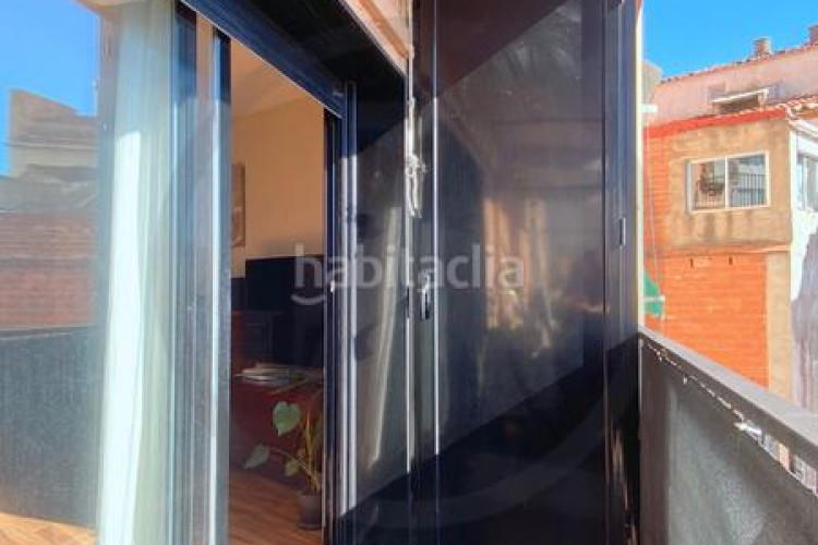 Piso muy amplio y reformado! en San Pere Terrassa