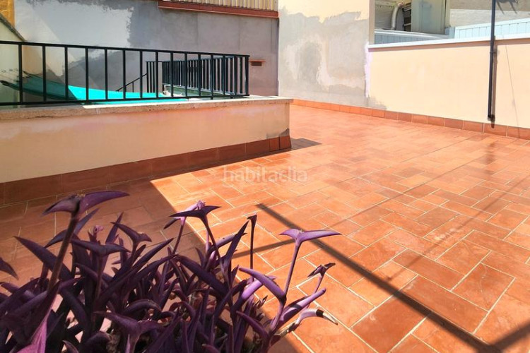 Casa adosada garaje, patio y terraza en La Cogullada Terrassa