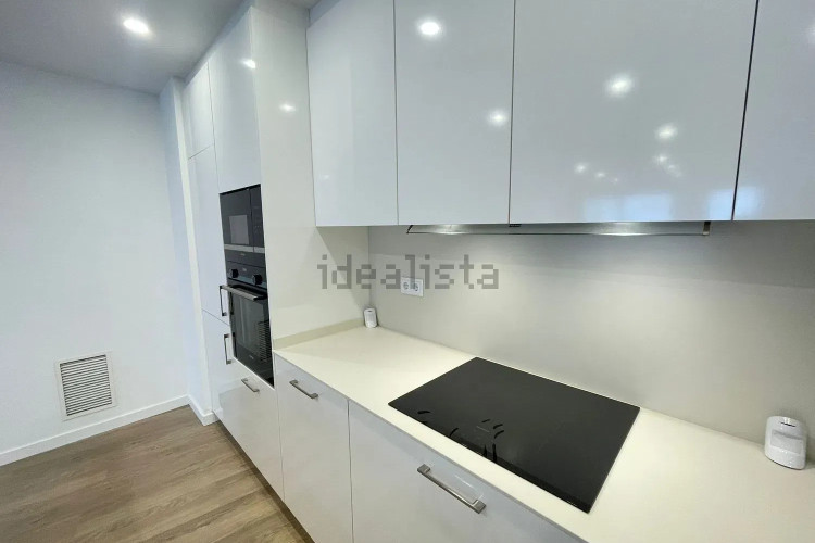 Piso en calle Transversal, 181