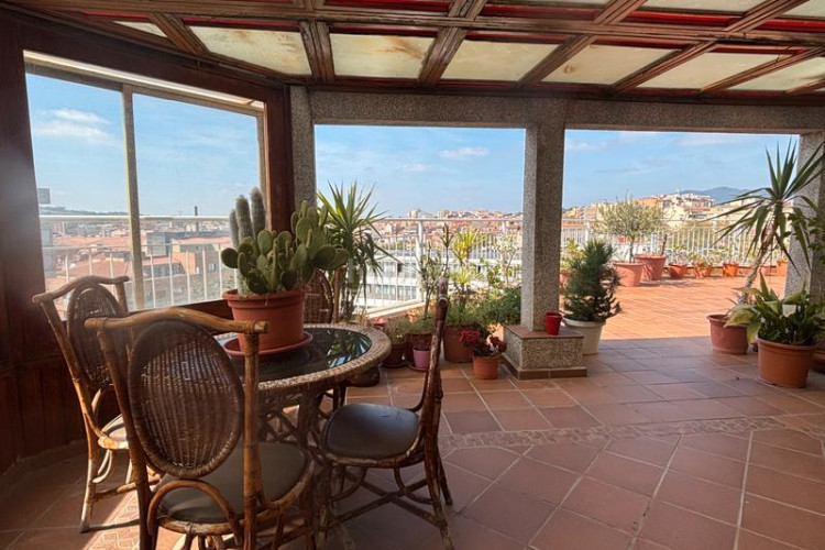 Ático espectacular y auténtico ático en una sola planta con una gran terraza con vistas despejadas en el centro!!! en Terrassa