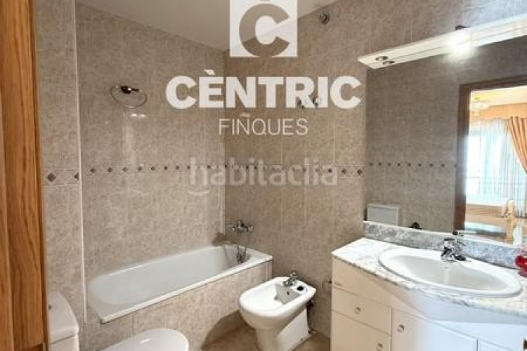 Dúplex ático dúplex en venta con 4 habitaciones estudio en Terrassa