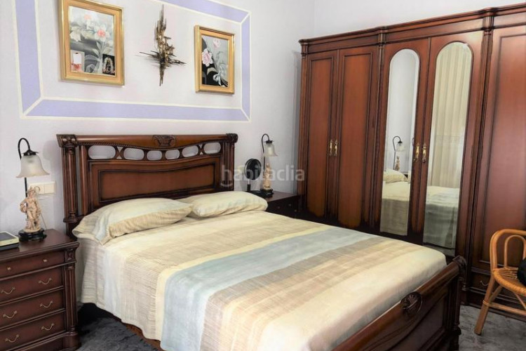 Casa adosada zona de Can Palet. casa adosada de 3hab. + 1lav. + patio + terraza en Terrassa