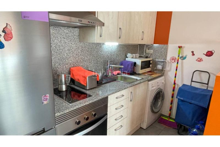 Piso  seminuevo en venta tocando avda. de barcelona de 35m construidos. en Terrassa