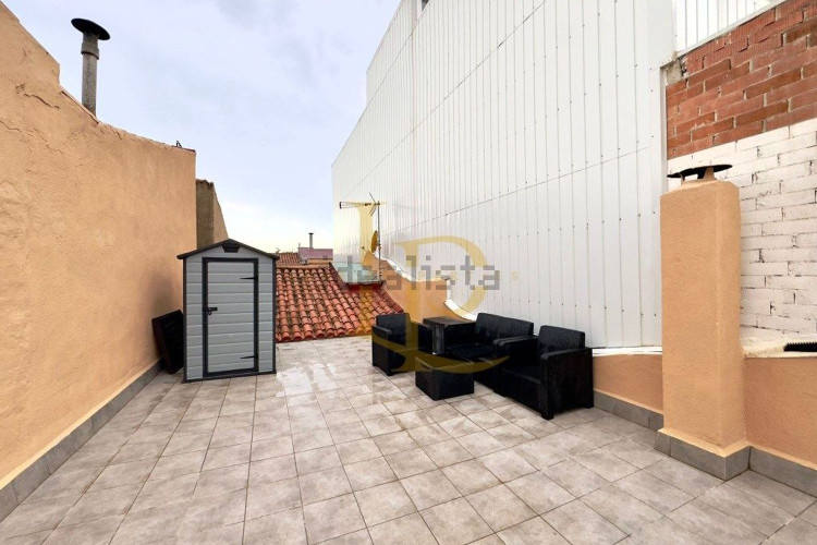 Chalet adosado en venta en Calle de Solsona