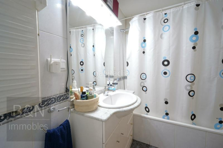 Dúplex un hogar con espacios amplios, una espectacular terraza, balcón y tres dormitorios en Terrassa