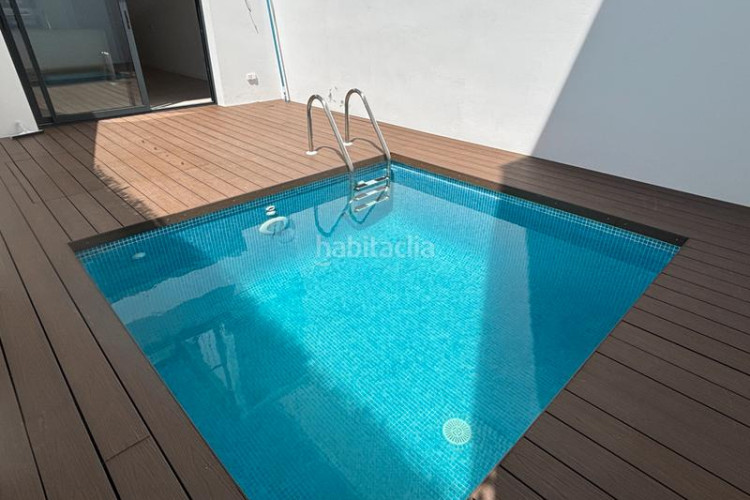 Casa en carrer de las navas de tolosa 87 exclusiva casa a estrenar con piscina privada en Terrassa