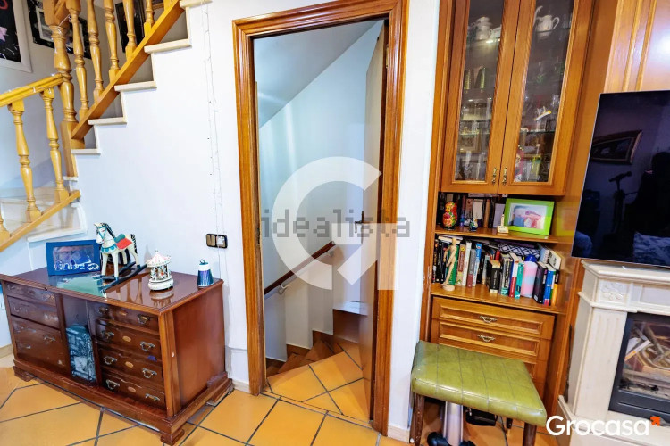 Casa independiente en calle de la Pineda