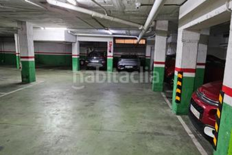 Planta baja en carrer de ricardo caro 31 exclusiva vivienda seminueva con parquing en Terrassa