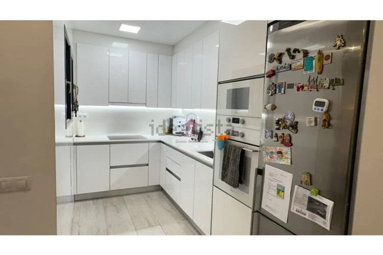 Chalet pareado en carretera de Rellinars